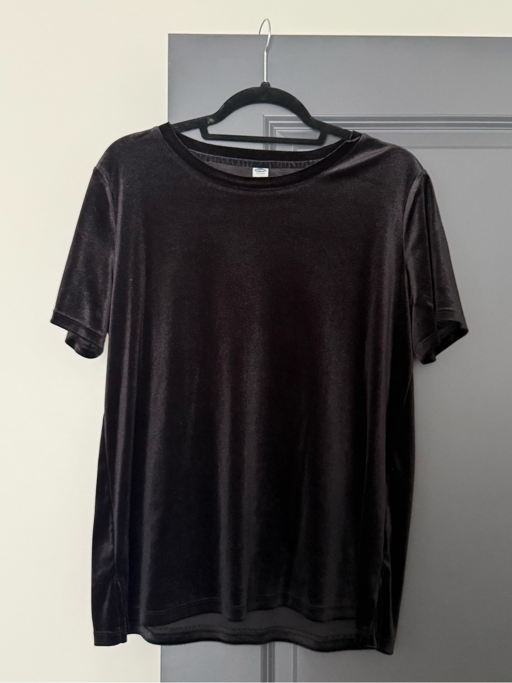 Old Navy Black Velvet Short Sleeve Tee — Medium